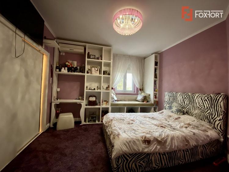 Casa cu 6 camere de vanzare in localitatea Sanandrei, zona Centrala