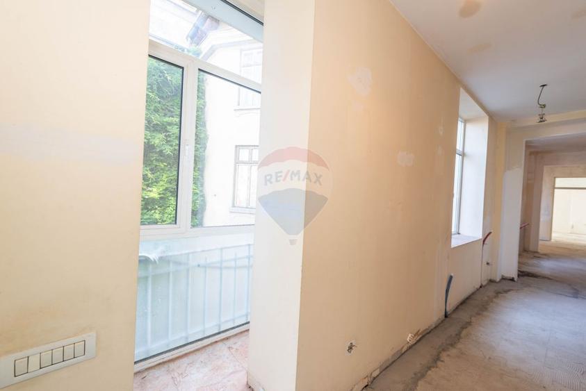 Apartament 4 camere de vanzare 104 mpu, Calea Mosilor