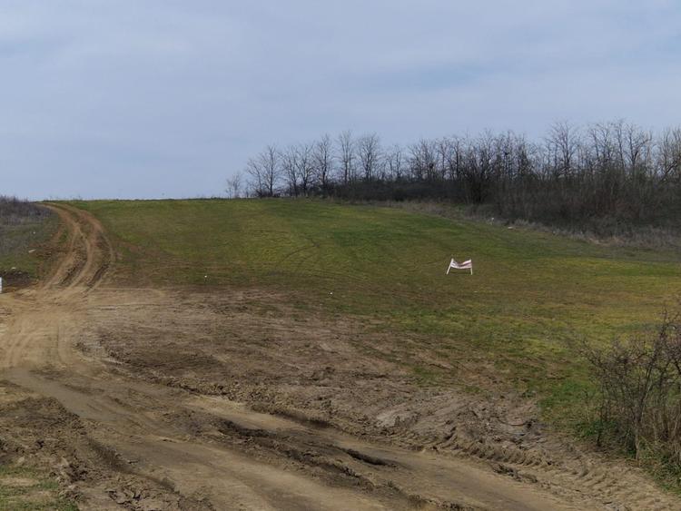 Teren intravilan de vânzare 6050 mp – Leșile