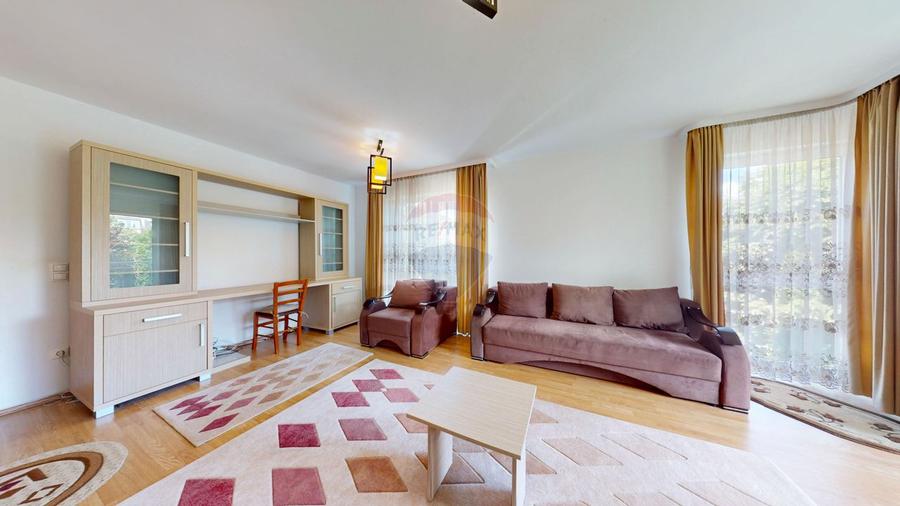 Apartament cu suprafata generoasa de închiriat