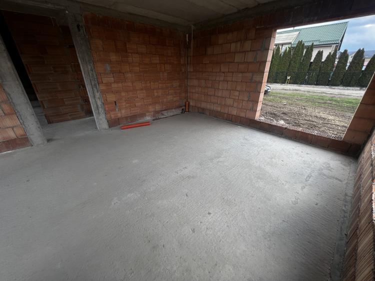 Casa individuala de 5 camere, 120 mp, 281 teren, semifinisat, zona Ioan rus