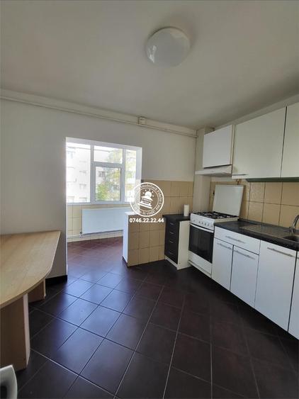 Apartament cu 3 camere Zona Nicolina