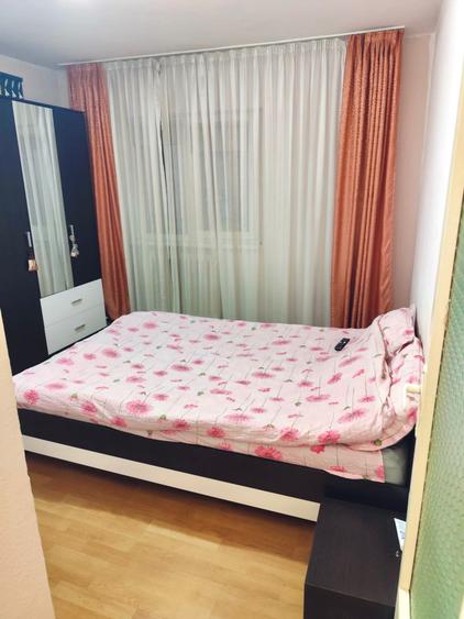 Apartament decomandat 3 camere, 2 bai, balcon inchis, Cetate