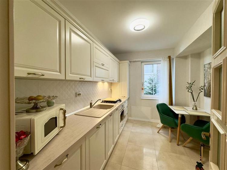 Vila unica in Iasi, tip London House – design rafinat si priveliste spectaculoas