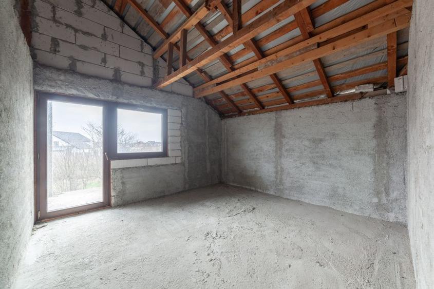 Casa sptioasa cu potential real in Maracineni la 5 pasi de Pitesti-Arges!