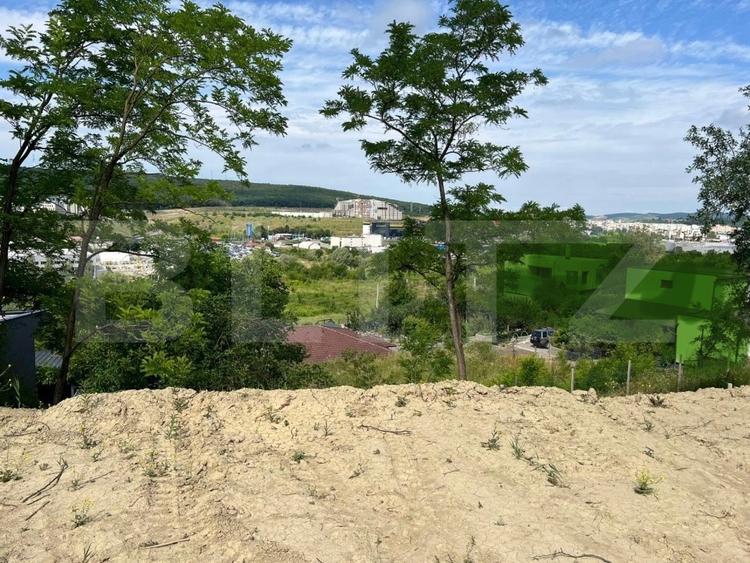 Vând teren 2100 mp, Corunca – zonă superbă cu vedere panoramică!