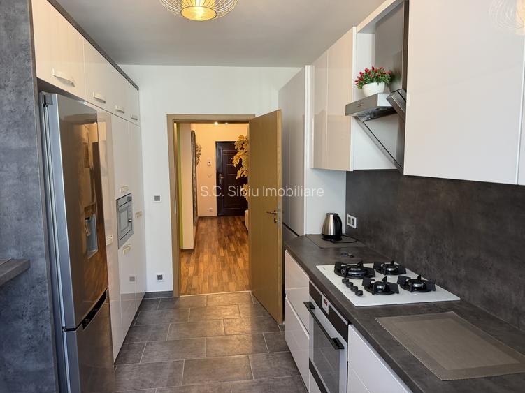 Apartament 2 camere cochet ,spatios str. Lupeni