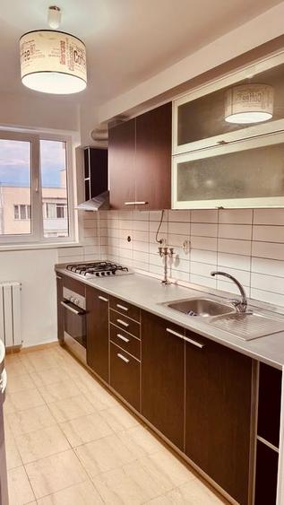 Apartament 2 camere Basarabia, 5 minute de metrou, PARCARE, mobilat complet