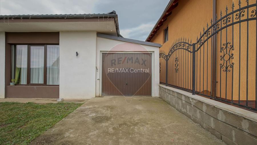Vilă modernă, cu garaj, panouri și pompă de căldură, Cristian - 27