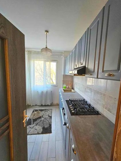 Apartament 3 camere-etajul 2-67mp-Podu Ros-Palas Mall