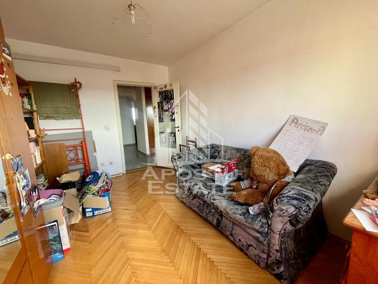 Apartament 4 camere de vanzare,decomandat,zona Fabric, Timisoara