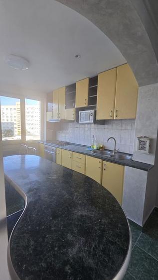 DRISTOR(METROU)-stradal-6/10-decomandat-600euro