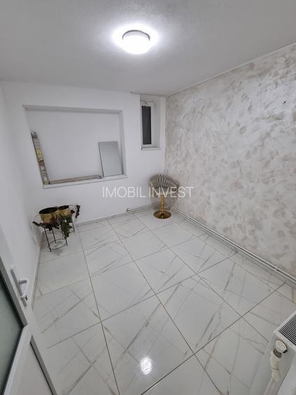 Spatiu comercial la strada, Cetate, 97 mp, 450 Euro