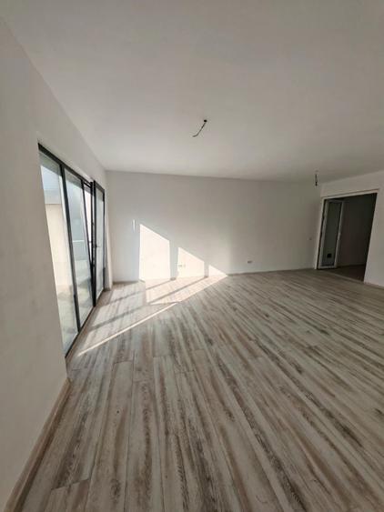 De vanzare 2 studio-uri bloc nou, Tractoru, Coresi