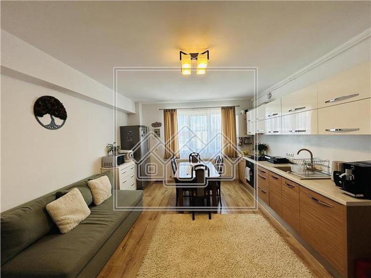 Apartament 3 camere, balcon, loc de parcare - Turnisor