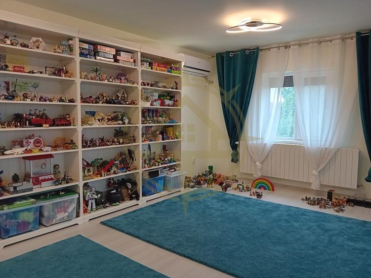 DOM00347 - Vila Individuala ideala pentru familie cu 6 camere in Ostratu