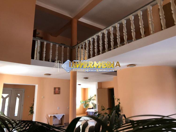 Casa deosebita  D+P+E de vanzare CETATE cu 900 mp. teren