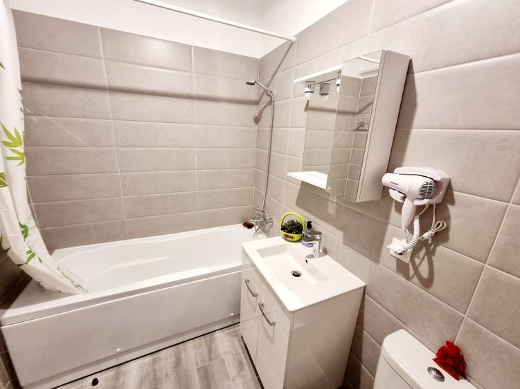 Calea Calarasilor | Muncii | Matei Basarab | Garsoniera-Piscina in bloc si sala