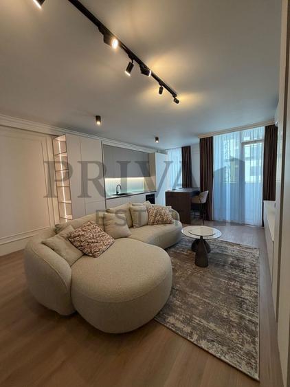 Apartament 3 camere, 2 bai, 2 balcoane, etaj 1. Aradului/ British