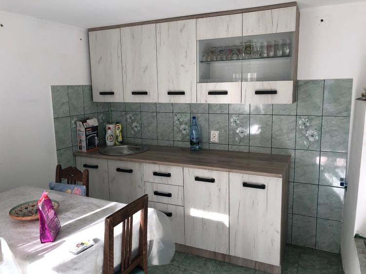 Gospodărie cu casă renovată și teren 3.560 mp – Stoenești, Vâlcea