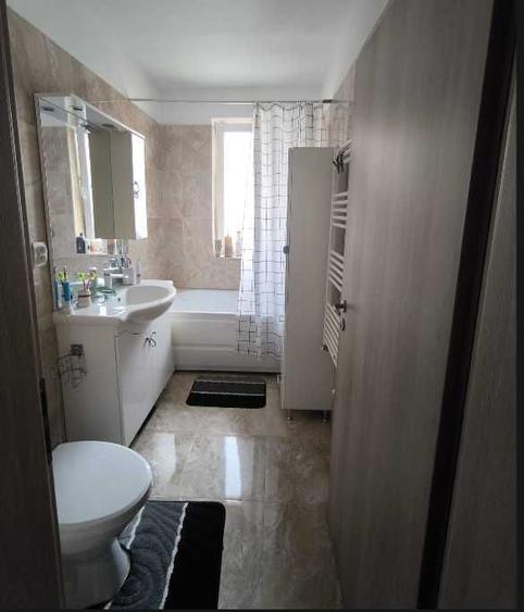 Decomandat. Braytim. Mobilat si utilat. Bucatarie inchisa
