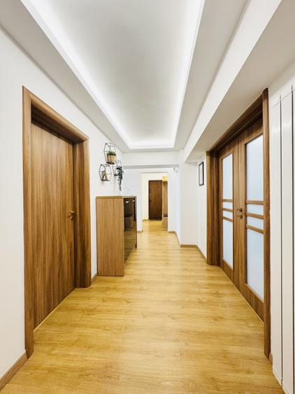 Apartament frumos amenajat cu 4 camere in Decebal-Metrou Muncii