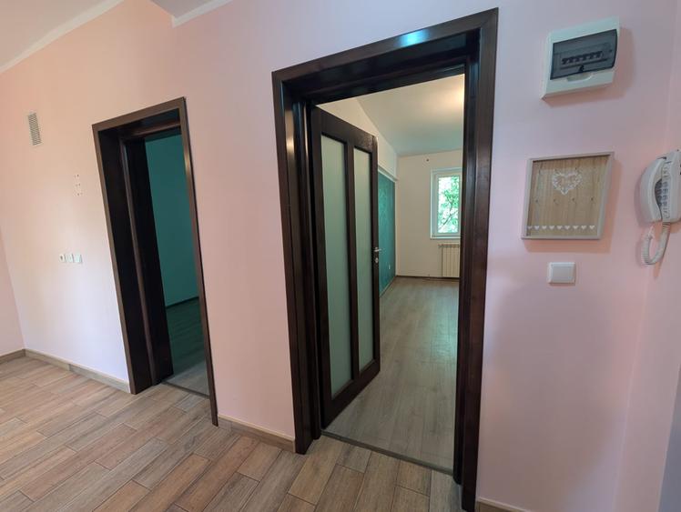 Apartament 2 camere decomandate, spatios, renovat recent + boxa 15 mp