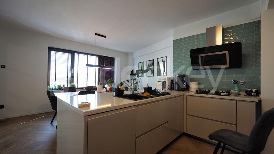 Duplex penthouse insorit cu 5 camere, 3 bai | 325mpc | terase 88mp