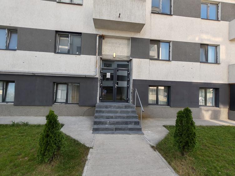 APARTAMENT DE VANZARE, 2 CAMERE MOBILAT LUX.