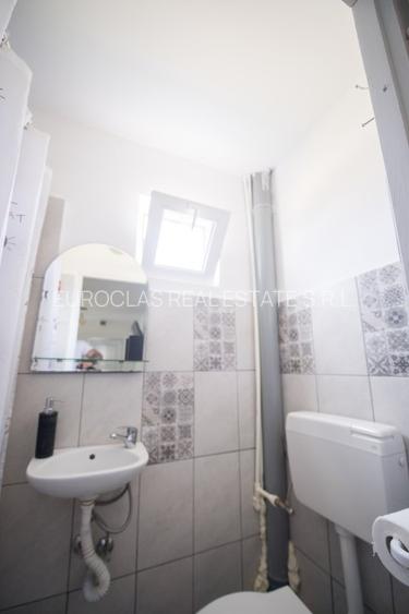 Exclusiv! Pensiune 6 camere - Vama Veche - Centru - 239.000 euro (Cod E8) - 33