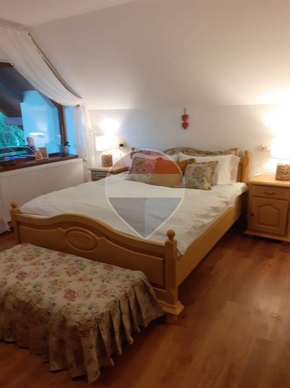 Vilă cu 5 camere de vânzare si 4 bungalow-uri Sacele, Brasov.