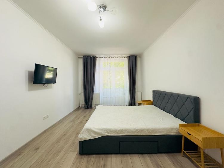 Garsoniera decomandată, complet renovată, etaj 1, langa Judetean