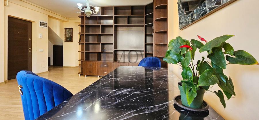 3 camere decomandate- CĂMINUL UNEI FAMILII aflate la început de drum