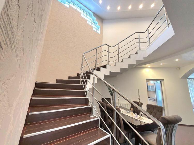 Vila lux de vanzare, cartier BEVERLY HILLS, Sanmartin, Bihor
