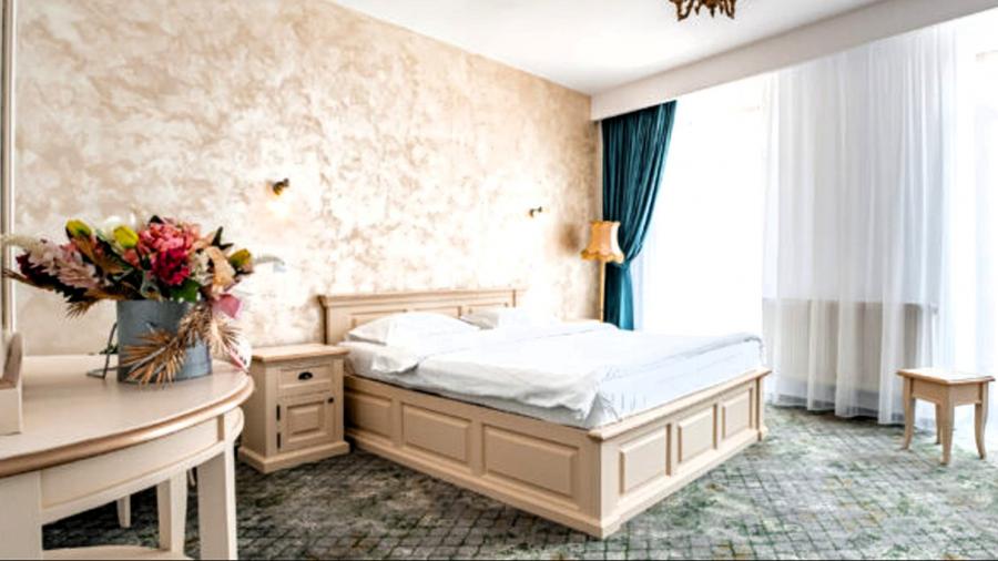 Hotel 20 camere zona centrala