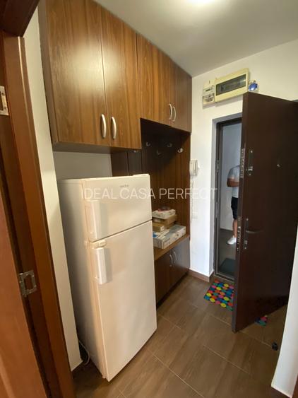 Str. Turda nr 104 aproape de parcul Regina Maria, tramvaiul rapid 41 - 6