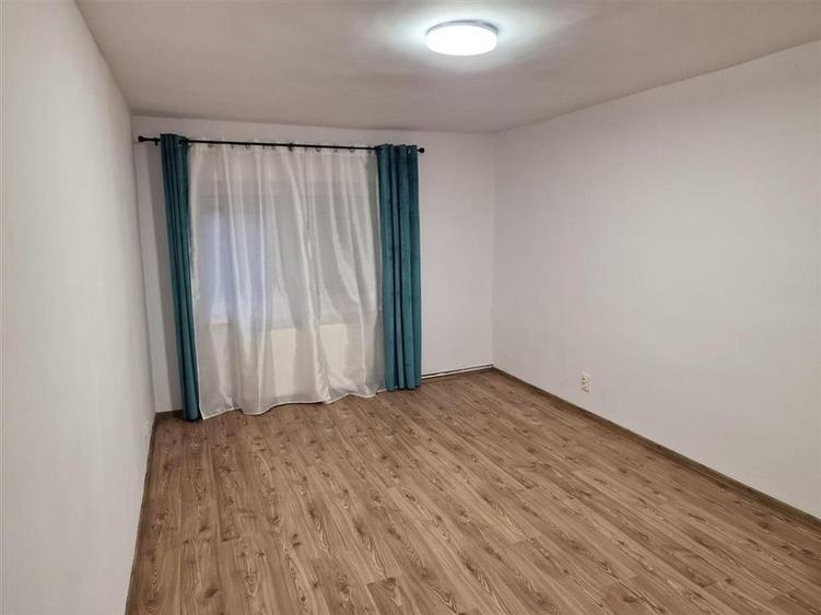 Apartament decomandat cu 3 camere 2 bai in Terezian
