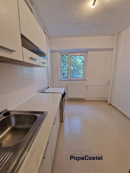 P-ta Alba Iulia - Burebista, 3 camere decom. et. 1/7, nemobilat, renovat, balcon