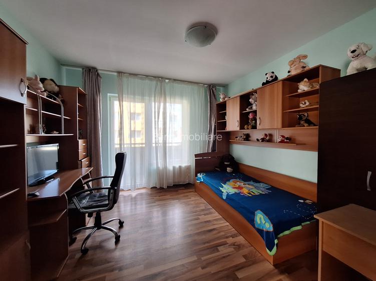 Apartament decomandat, etajul 1, zona KIK - 3