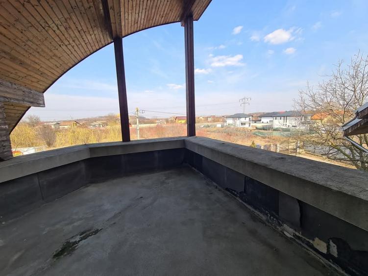 Casă 520 mp + teren 2.000 mp + utilități complete – oportunitate în Tărtășești