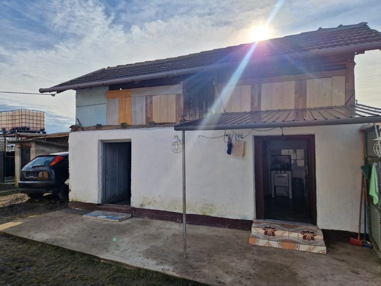 Casă de vânzare, 47.70 mp utili, Găvănești -Olt