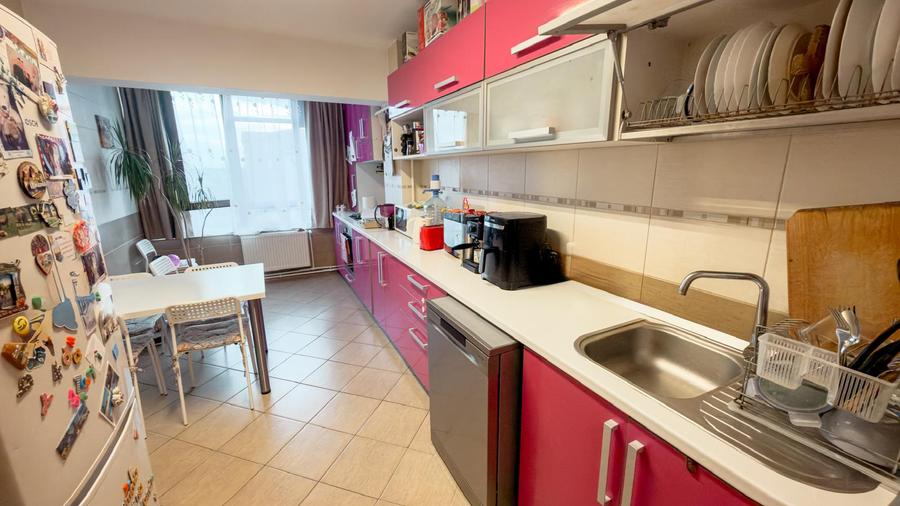 Vanzare apartament 2 camere, 72 mp, bloc 2007 Str. Tecuci, Galati