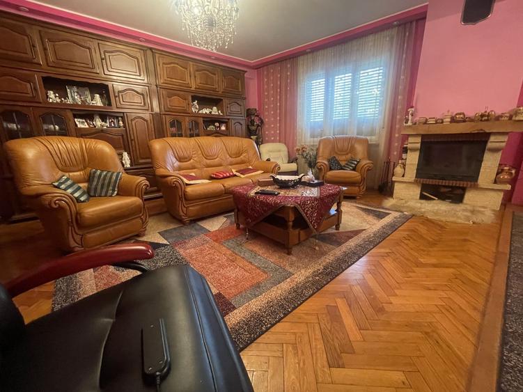 Casa | 9 camere | Garaj | Piscina | Teren 3.000 mp | Comision 0%