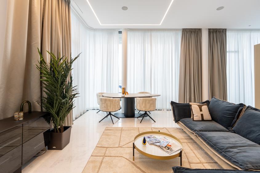 Penthouse cu 4 camere de vanzare în One Mamaia Nord