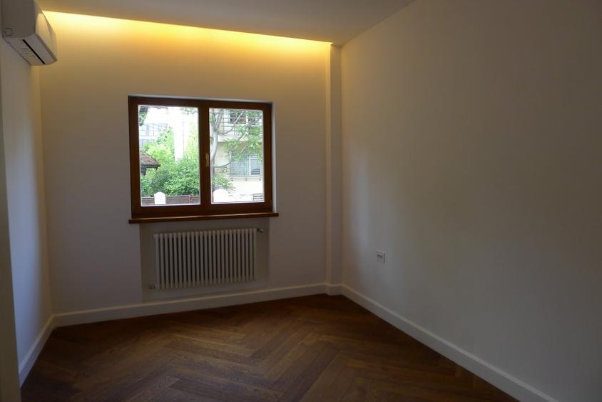 Inchiriere vila renovata D+P+1 Cotroceni metrou Eroilor ideala firma