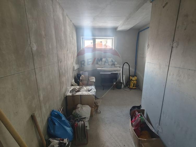 Spatiu depozitare de 100mp, cu parcare, de inchiriat in zona Iris