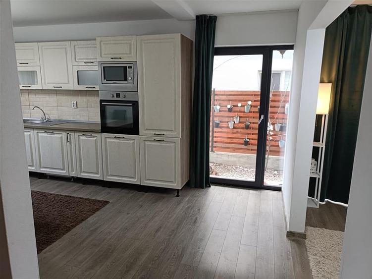 Apartament 3 camere curte 44 mp zona Arhitectilor
