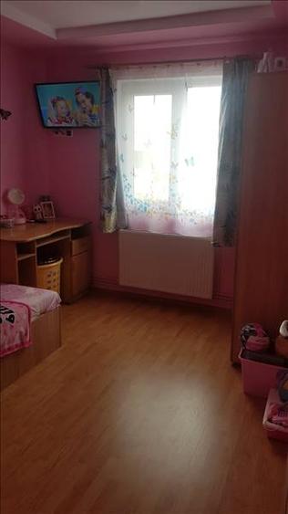 Apartament 3 camere Codlea renovat , mobilat si utilat