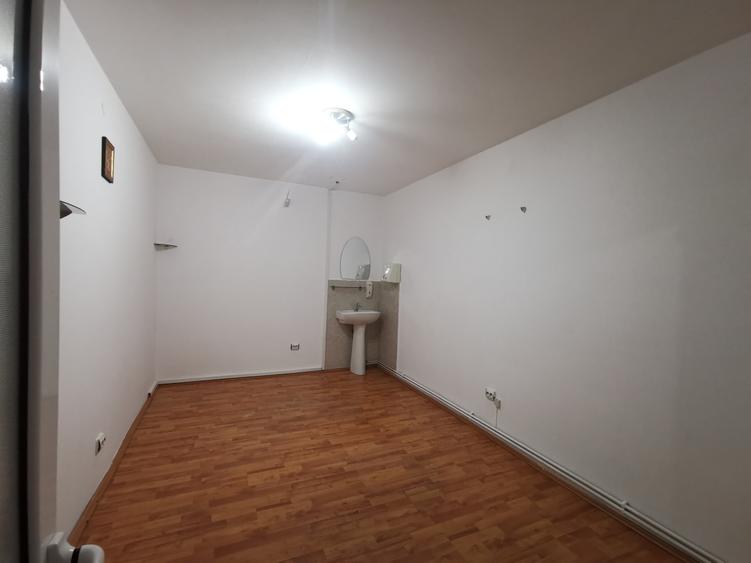 Spatiu comercial pretabil cabinet zona Unirii