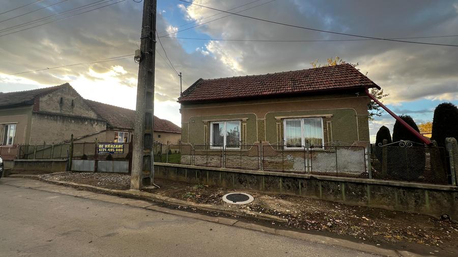 Casă de vânzare în Berveni